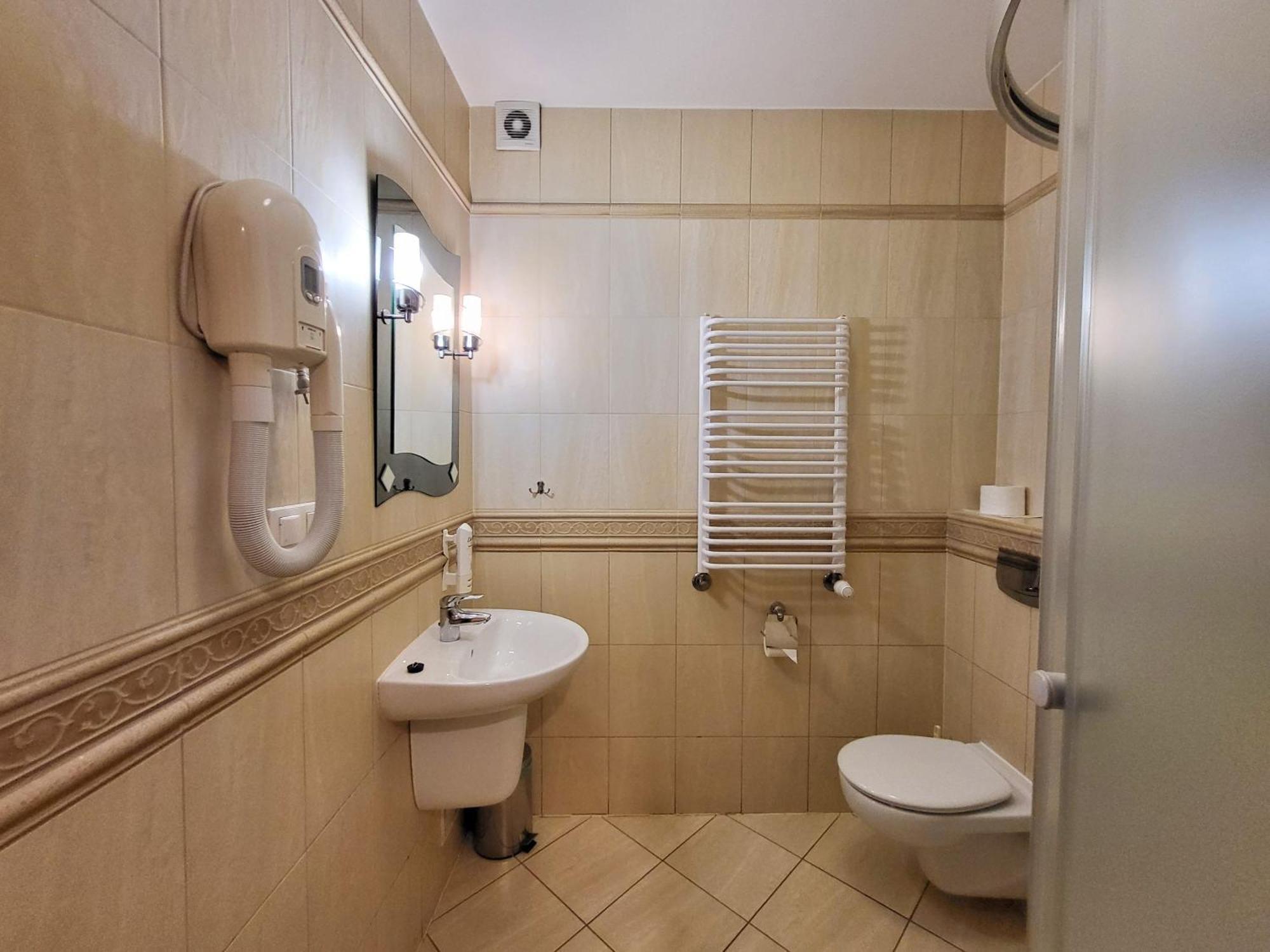 Hotel Hesperus เมียดซิเจส พอดลาสกี ภายนอก รูปภาพ